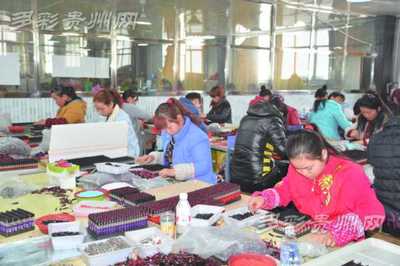 銅仁鞋業(yè)企業(yè)節(jié)后全力恢復(fù)生產(chǎn) 奮力實(shí)現(xiàn)新春開(kāi)門紅